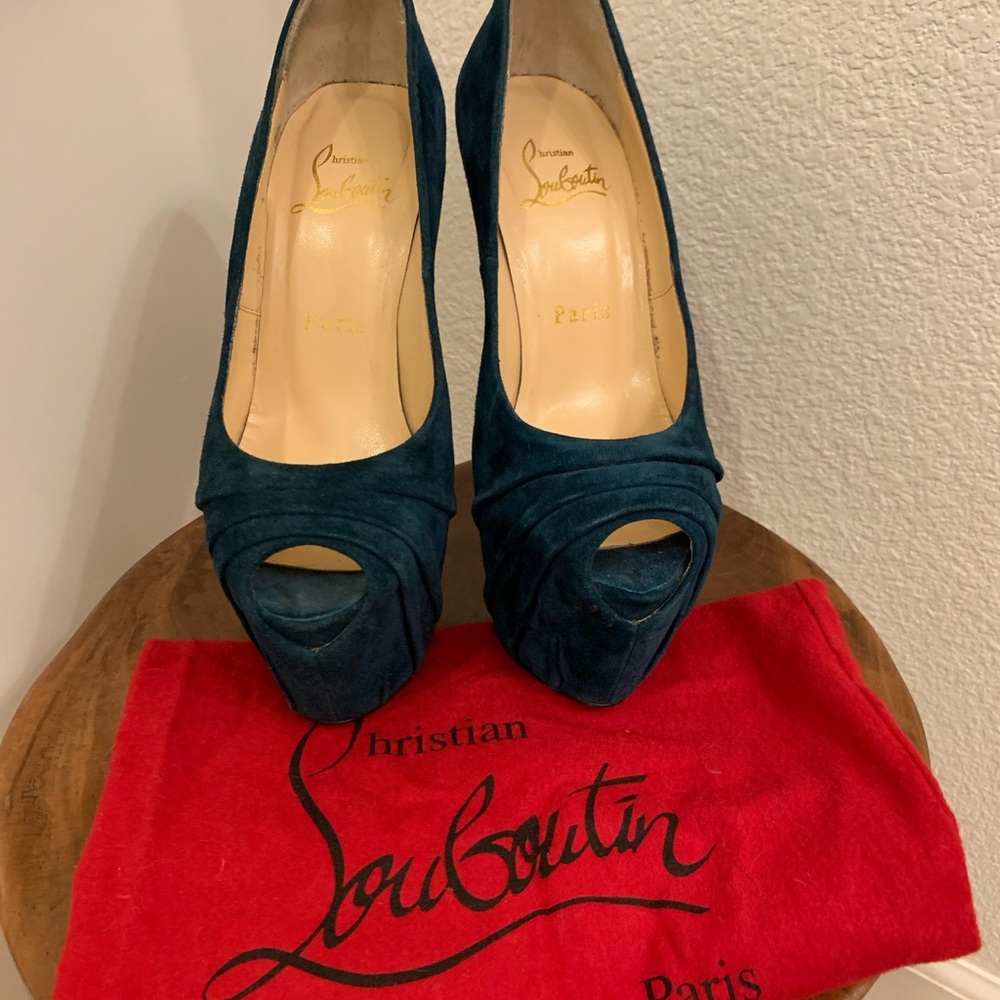 Christian Louboutin Pump Size 35.5